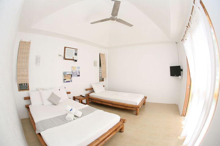 Room 3 of 47