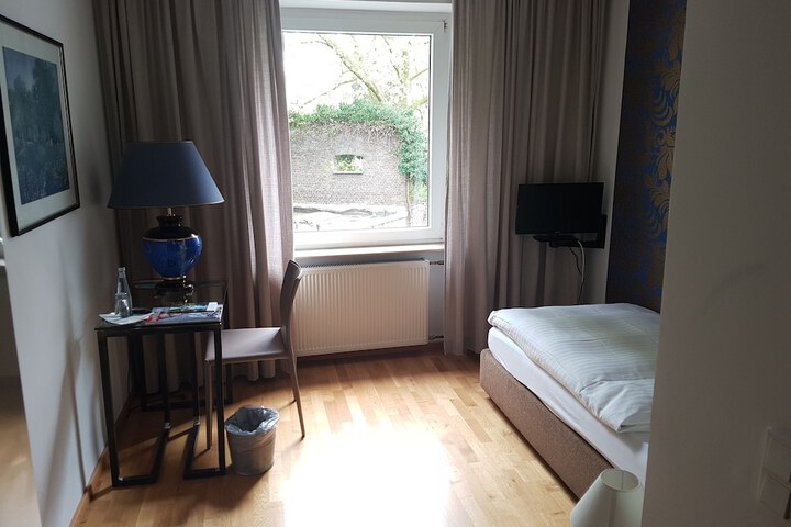 Room 5 of 57