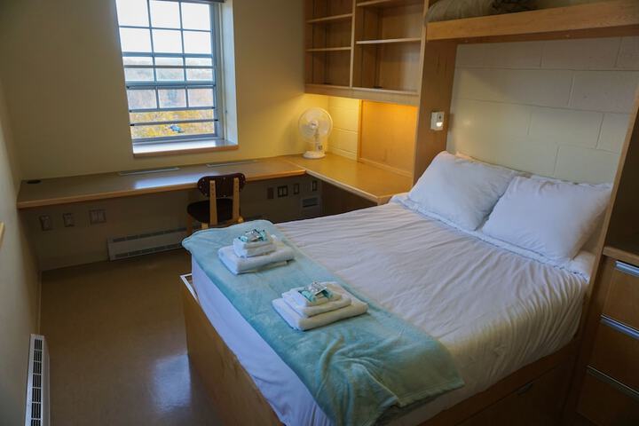 Room 10 of 51