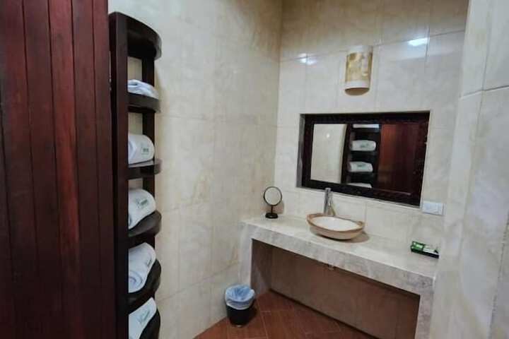 Room 15 of 28