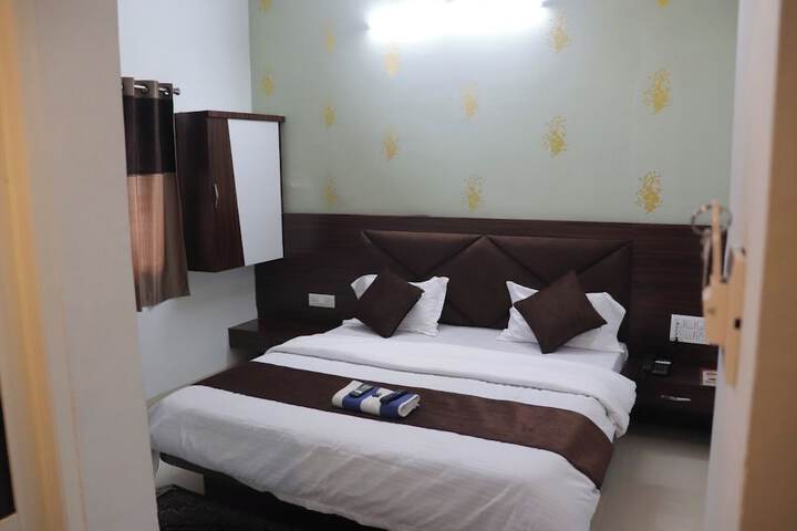 Room 7 of 10