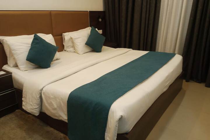 Room 13 of 26