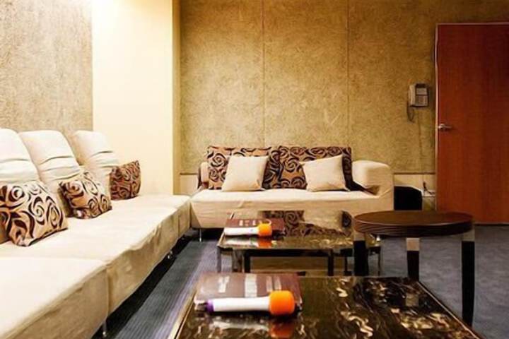 Entrance & Lobby