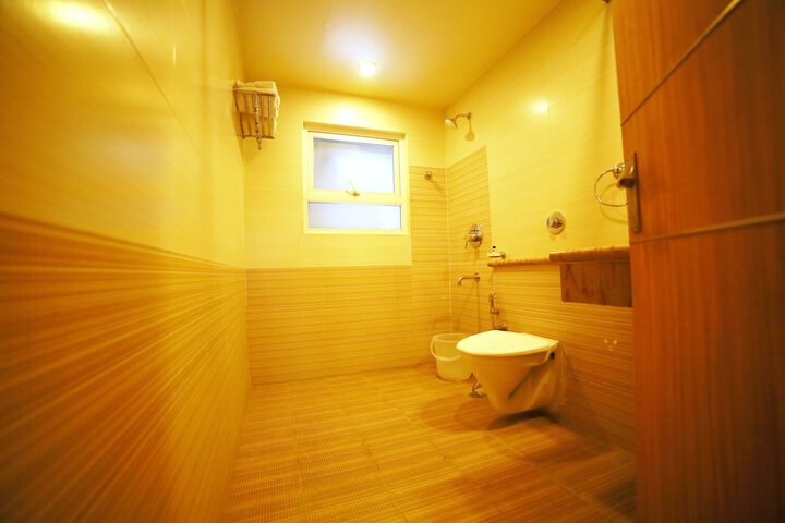 Room 28 of 39