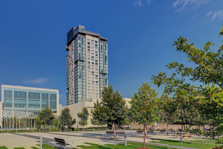 Hotel Exterior 161 of 179