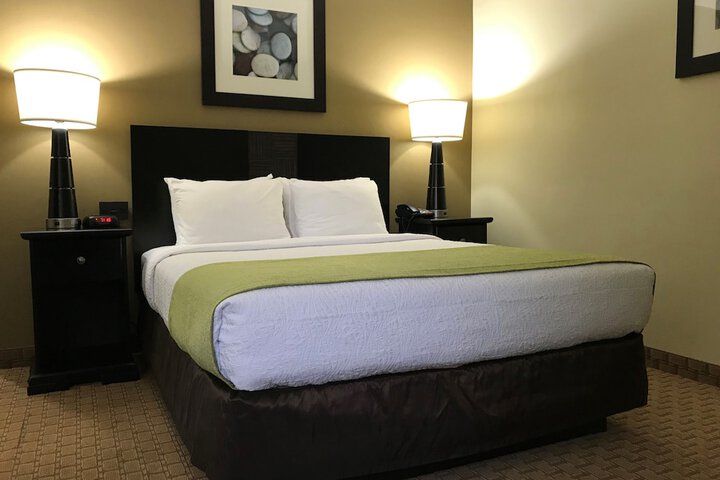 Room 8 of 18