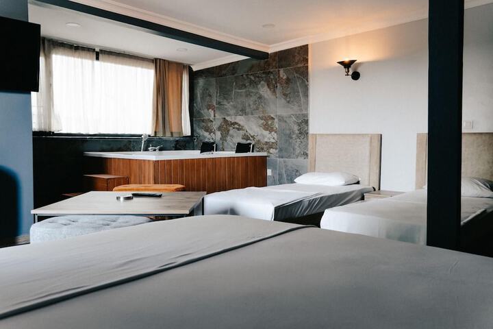 Room 11 of 30