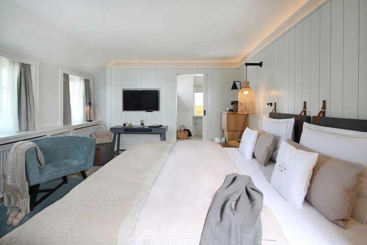 Room 3 of 41