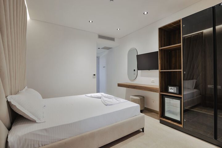 Room 17 of 65