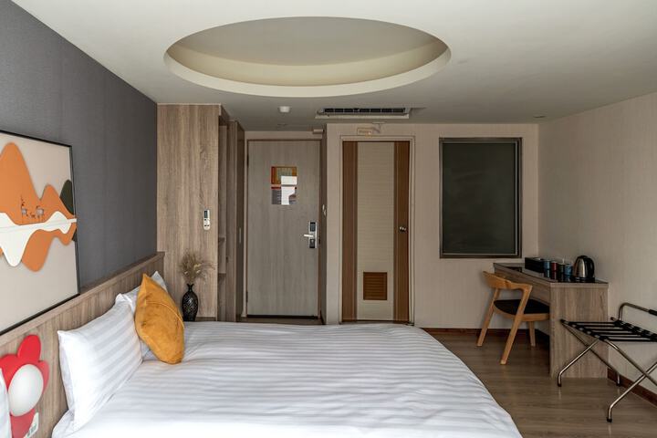 Room 28 of 45
