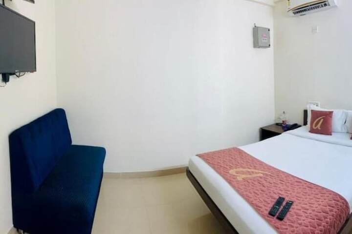 Room 7 of 27