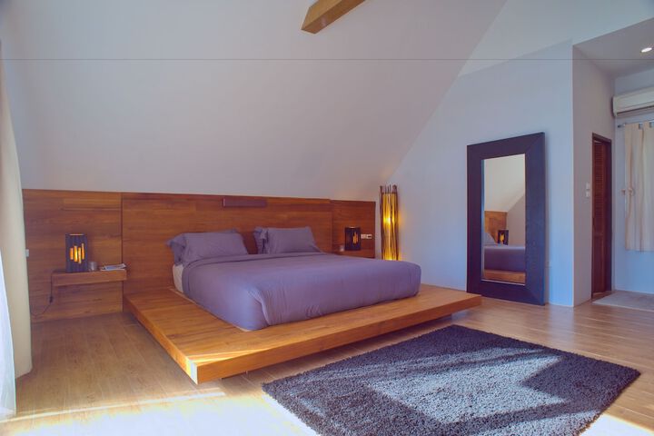 Room 13 of 81