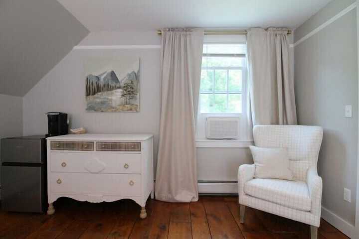 Room 208 of 431