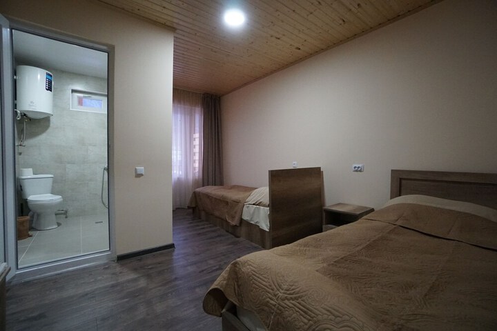 Room 4 of 54
