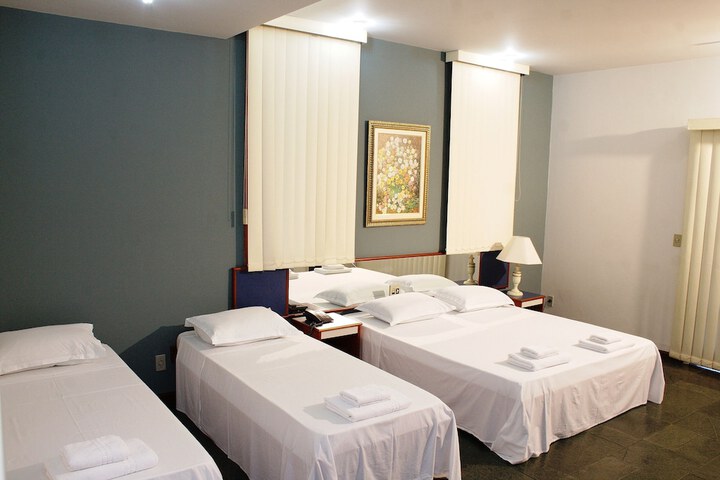 Room 2 of 49