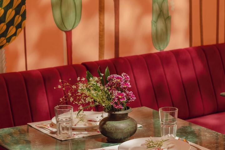 Dining 46 of 48