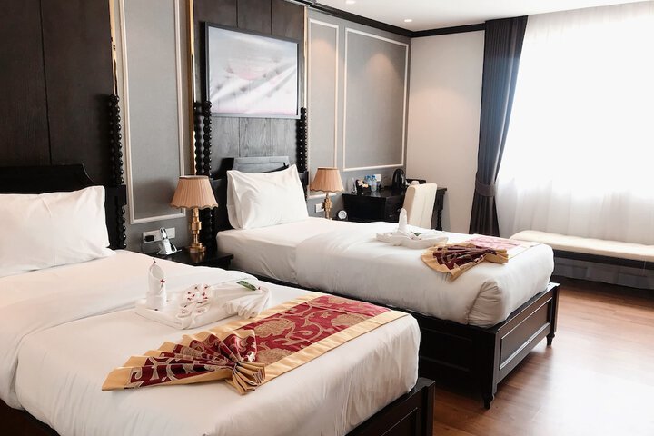Room 3 of 65