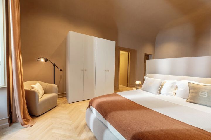 Room 42 of 86