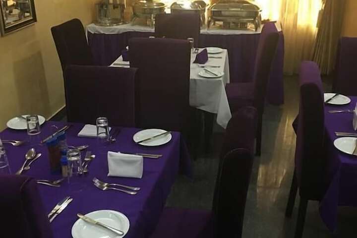 Dining 20 of 24