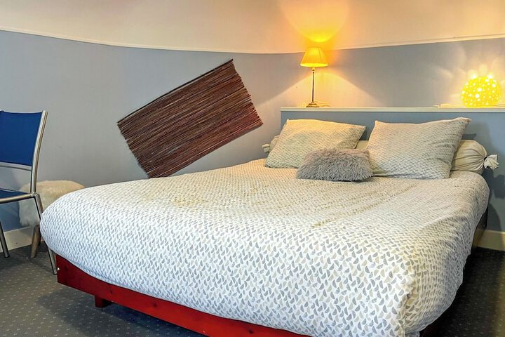 Room 32 of 52
