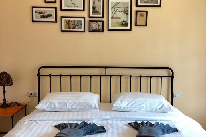 Room 9 of 53