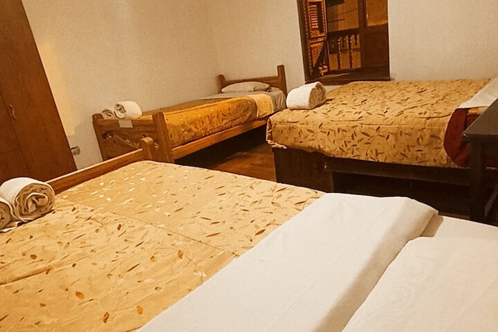 Room 6 of 16