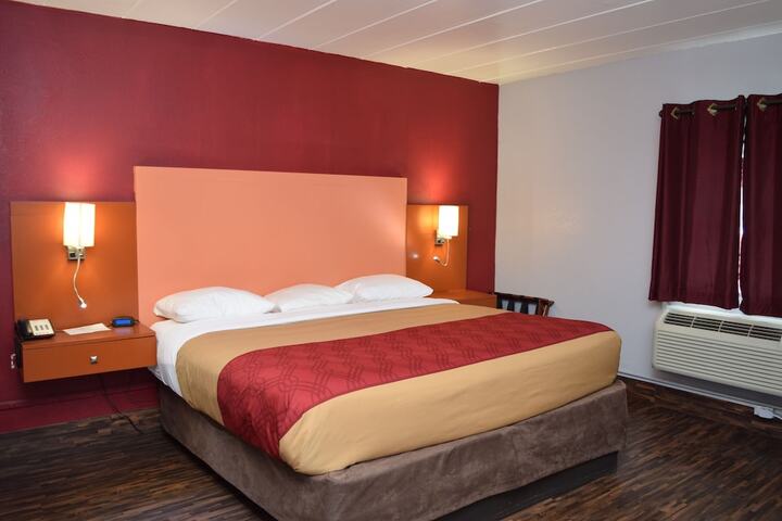 Standard | King Bed (2 of 9)