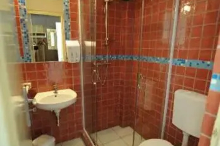 Room 10 of 23