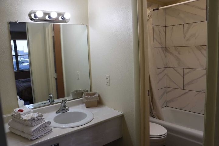 Room 41 of 43