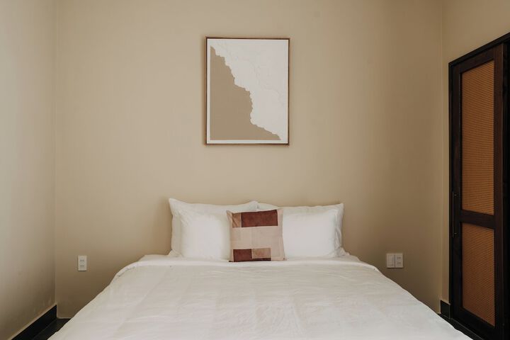 Room 12 of 34