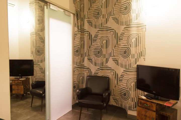 Room 11 of 36