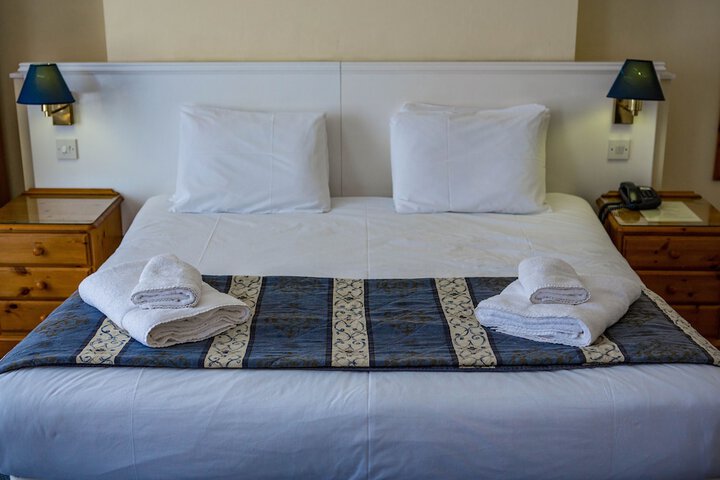 Room 2 of 27