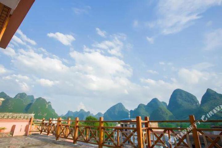Xiaolonghe Hotel (Yangshuo Yulonghe Scenic Area)