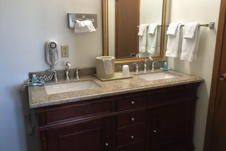 Bathroom sink
