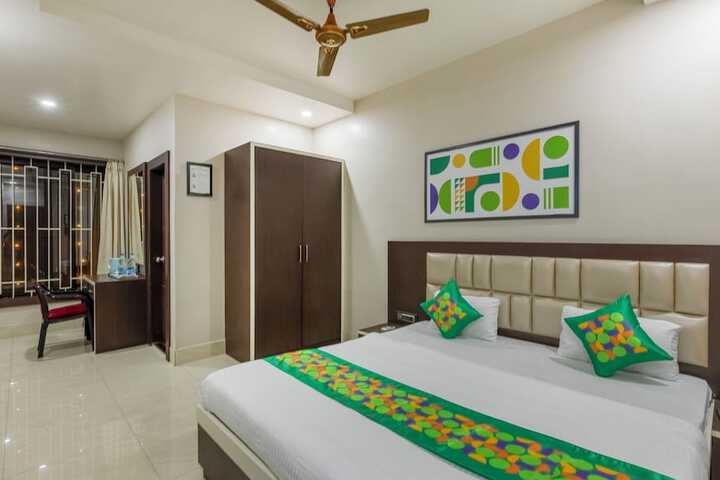 Room 14 of 31