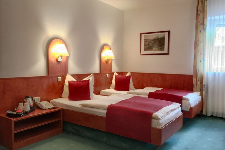 Room 16 of 45