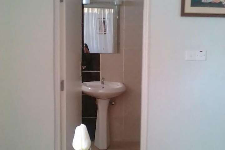Room 9 of 11