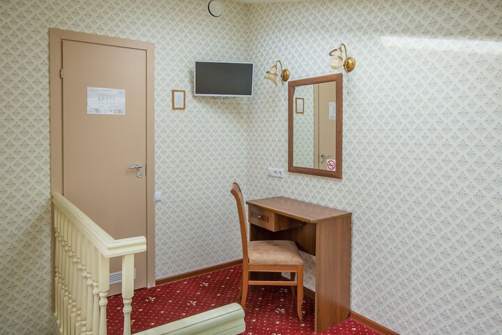 Room 9 of 66
