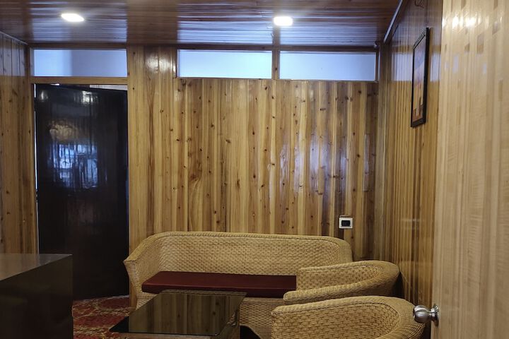 Room 16 of 34