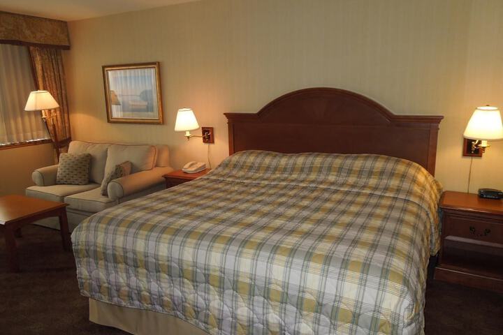 Room 8 of 35