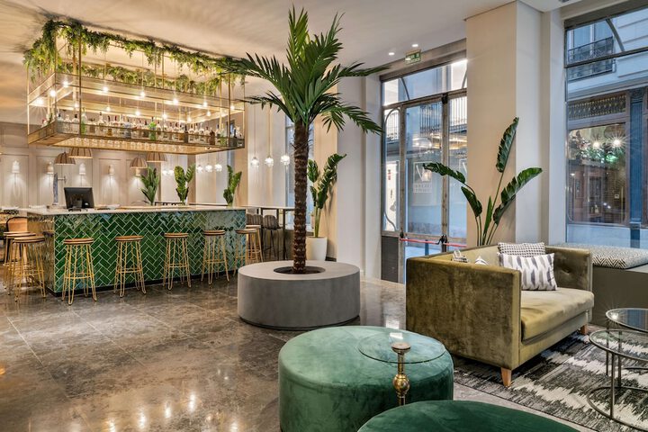 Entrance & Lobby