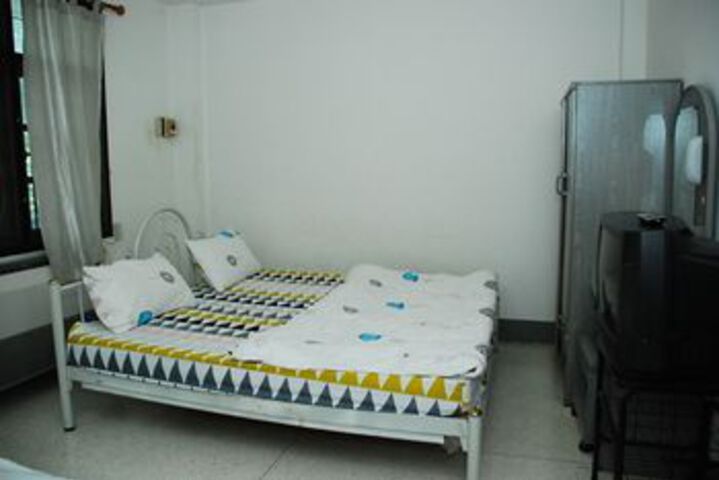 Room 16 of 28