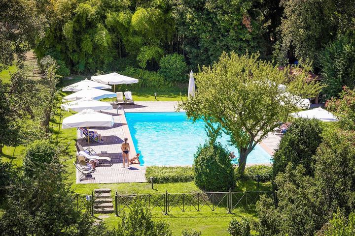 Hotel with Pool