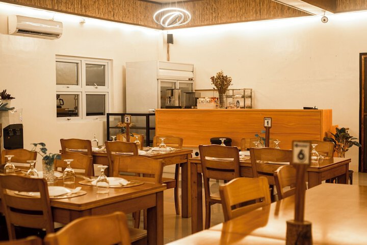 Dining 13 of 14