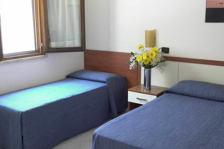 Room 6 of 70