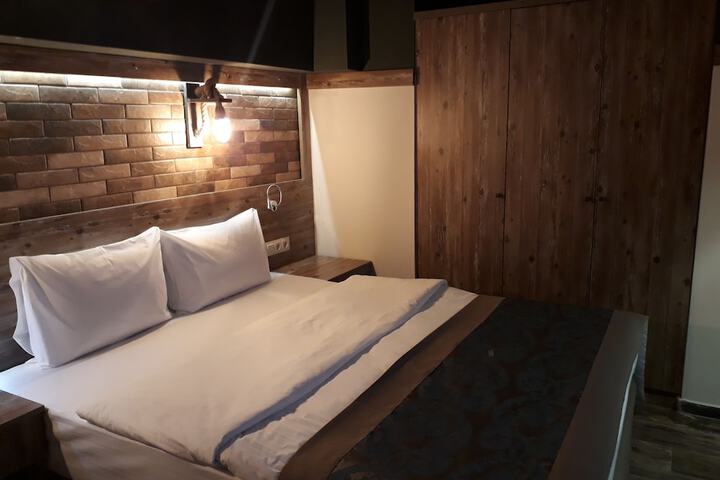 Room 8 of 56