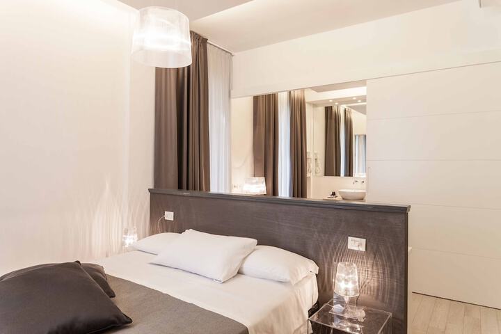 Room 17 of 158