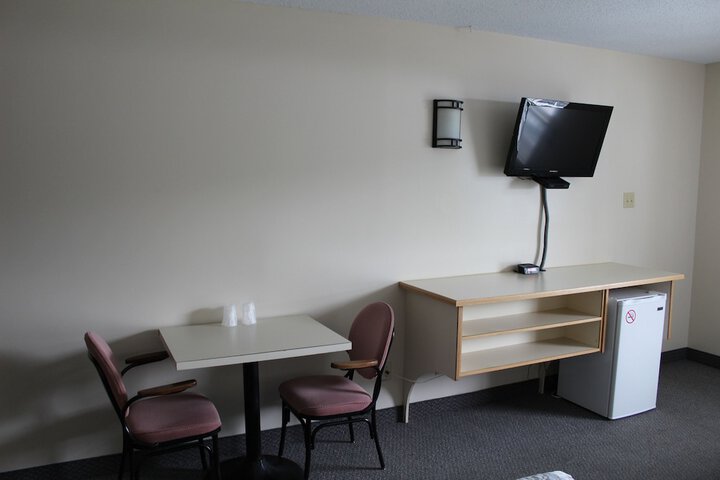 Room 14 of 28