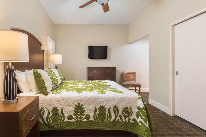 Room 5 of 33