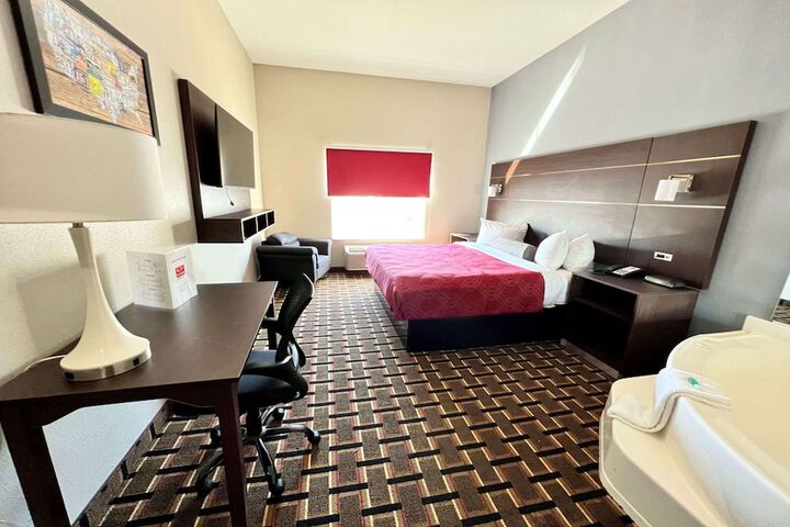 1 King Bed Accessible (4 of 23)